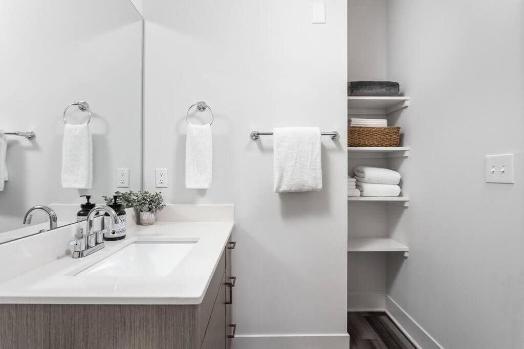 Dream Apartment Near Whole Foods Cozysuites Indianapolis Ngoại thất bức ảnh